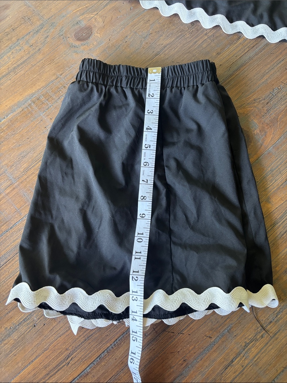 SHEIN size L black with white scalloped trim cropped tank and short set - Picture 7 of 12